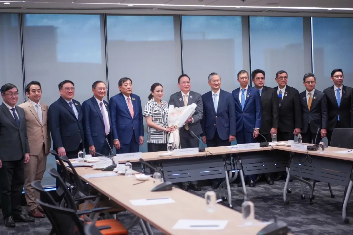 "นายกฯอุ๊งอิ๊งค์" ถกหอการค้า-สมาคมธนาคารไทยกู้วิกฤตเศรษฐกิจ