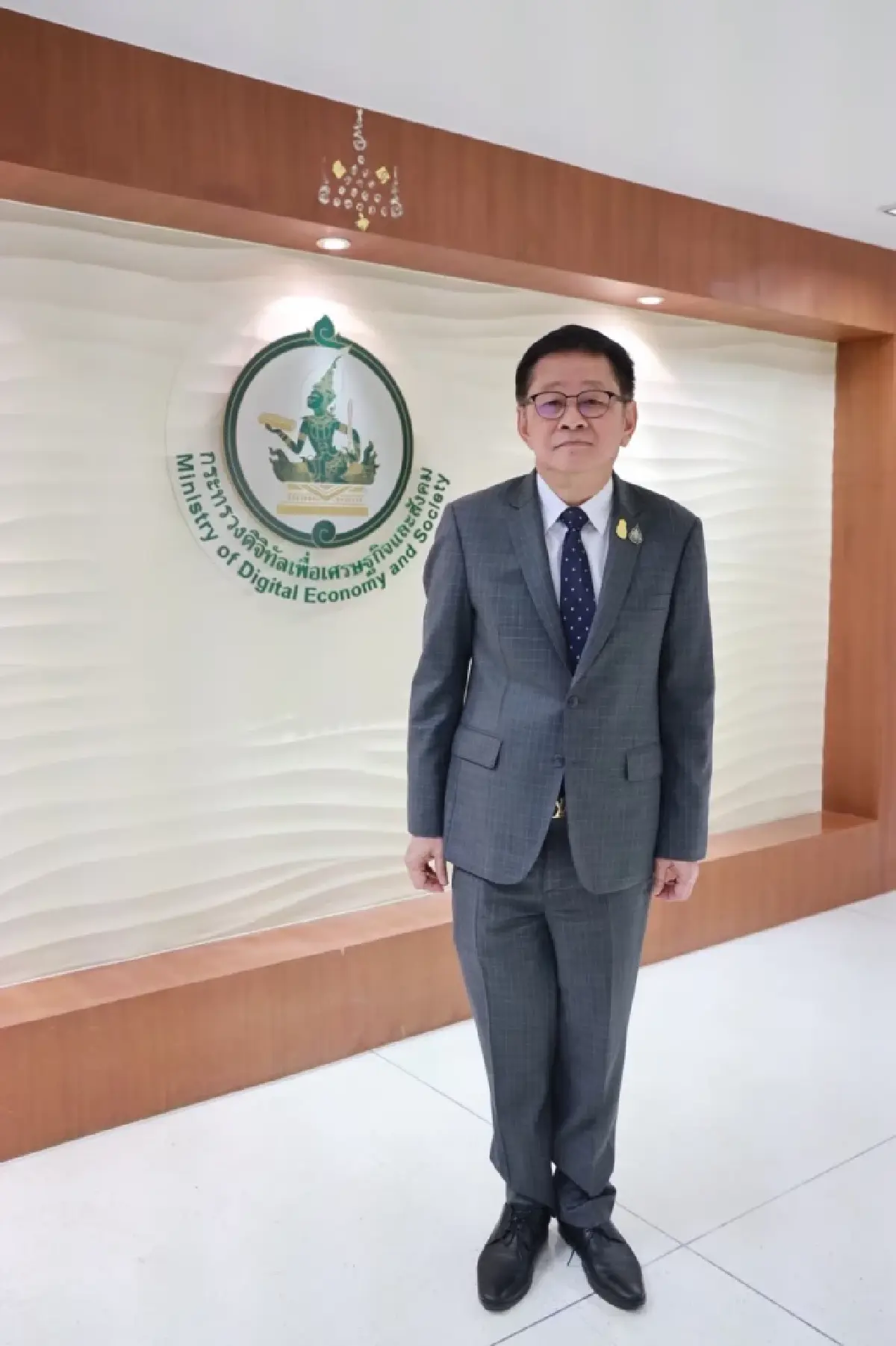 สัมภาษณ์พิเศษ : “ประเสริฐ จันทรรวงทอง” กับตำแหน่งรองนายกฯ-รมว.ดีอี สมัยที่ 2