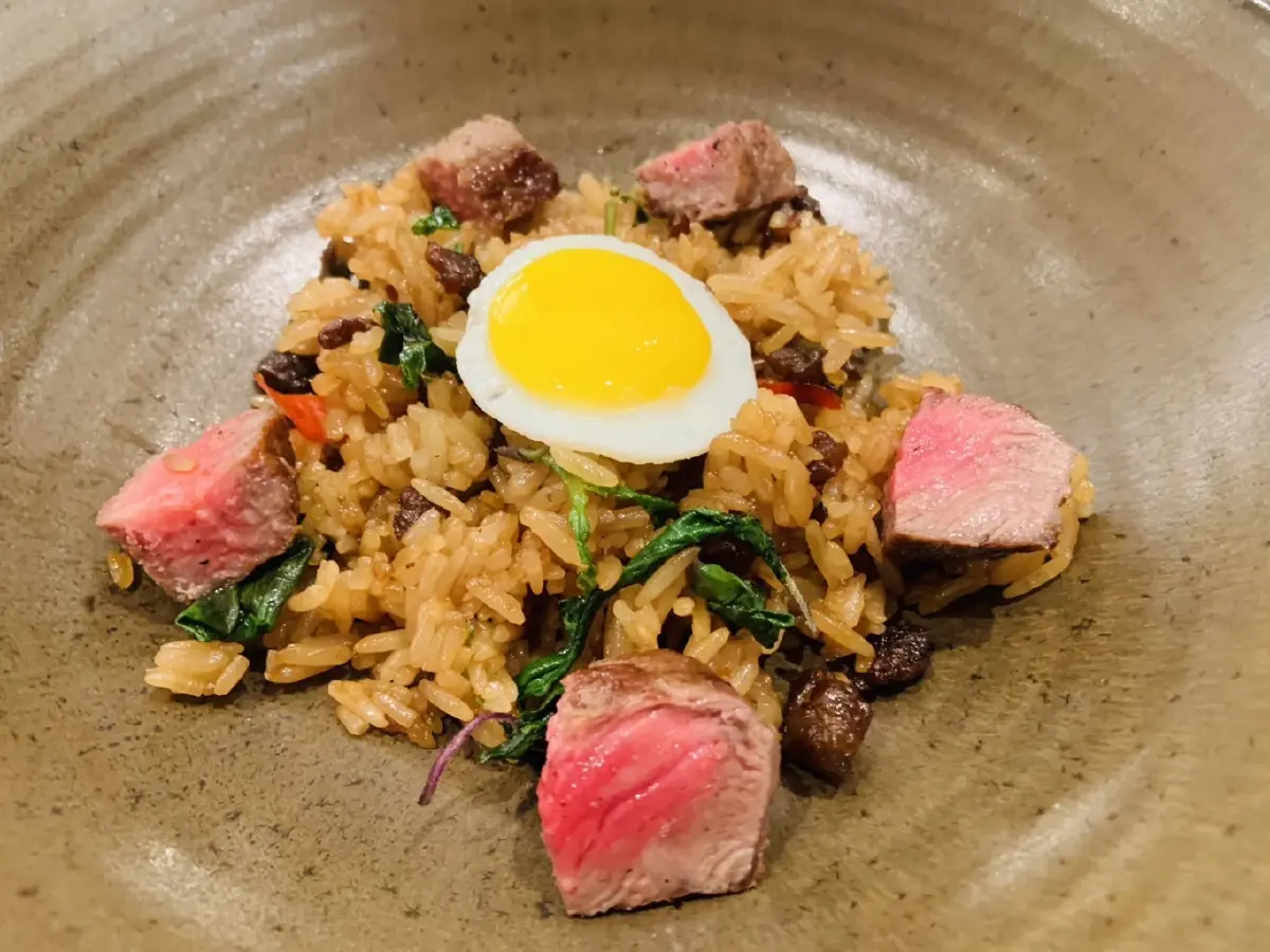 กะเพราข้าวเหนียว เมนูอาหารดับเลี่ยนที่ลูกค้าเรียกร้อง