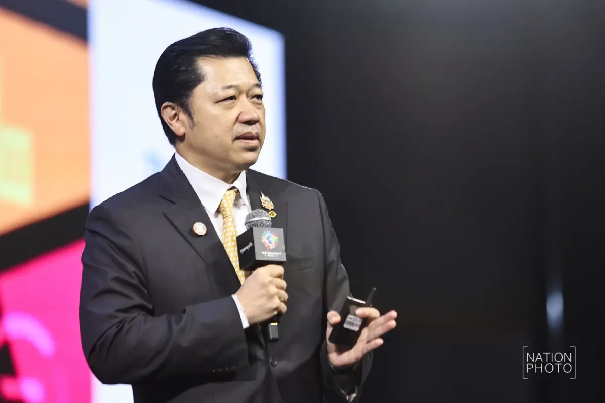 ประธานคณะผู้บริหาร เครือเจริญโภคภัณฑ์