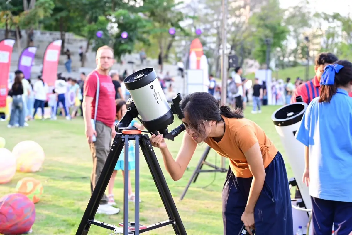 "ส่องฟ้าคืนนี้" ! ประชาชนแห่ชม 'ดาวพฤหัส' ใกล้โลกที่สุดในรอบปี (อัลบั้มภาพ)