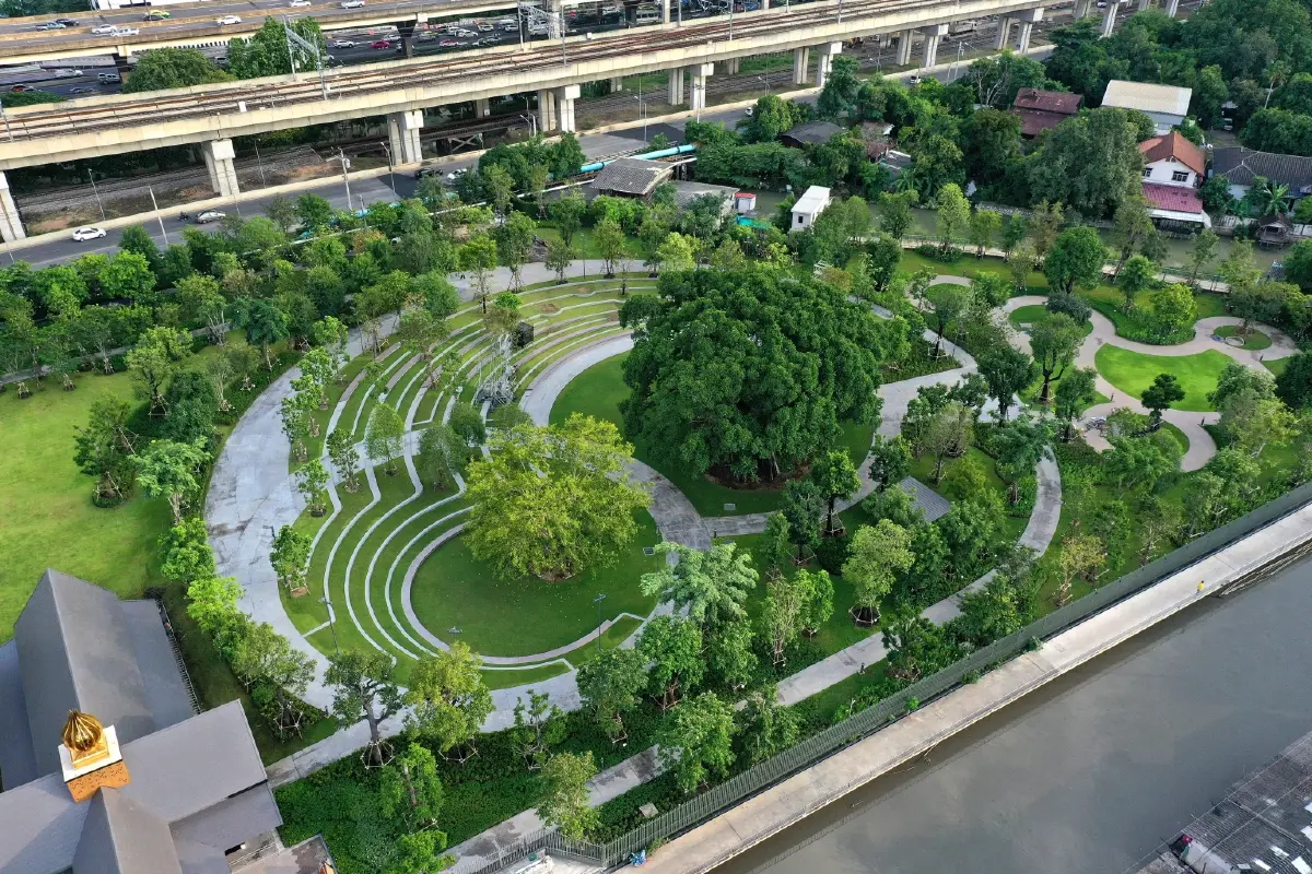 ในหลวง พระราชินี เสด็จฯ ไปทรงเปิดสวน "เปรมประชาวนารักษ์" แลนด์มาร์กสีเขียวแห่งใหม่