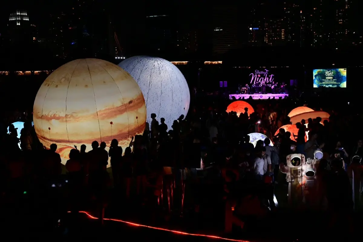 "ส่องฟ้าคืนนี้" ! ประชาชนแห่ชม 'ดาวพฤหัส' ใกล้โลกที่สุดในรอบปี (อัลบั้มภาพ)