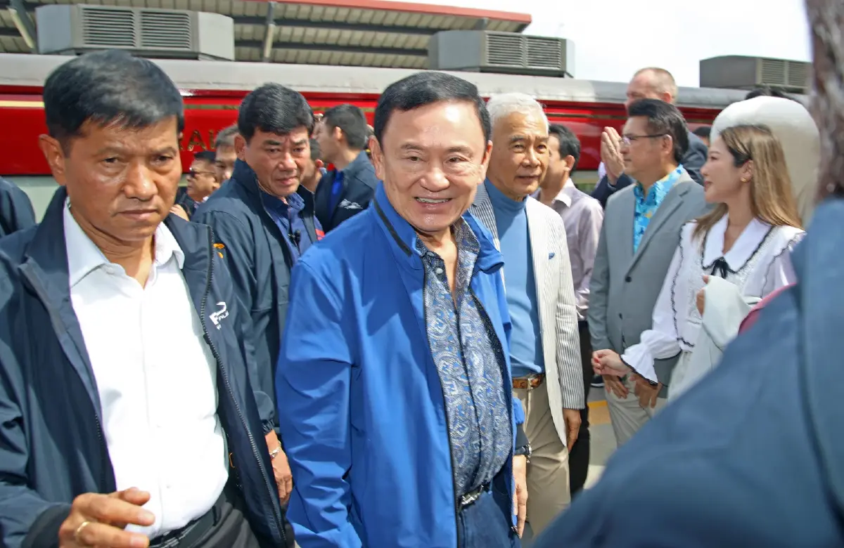 'สุวัจน์'นำประชาชนหัวหินต้อนรับนายกฯอิ๊งค์-ทักษิณสัมนาเพื่อไทย