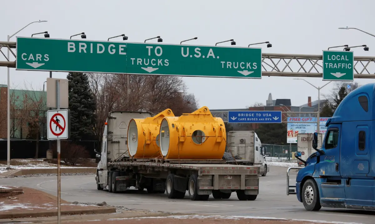 ทรัมป์เอาจริง! เดินหน้าขึ้นภาษีแคนาดา-เม็กซิโก เล็งยกเว้นการนำเข้าน้ำมัน