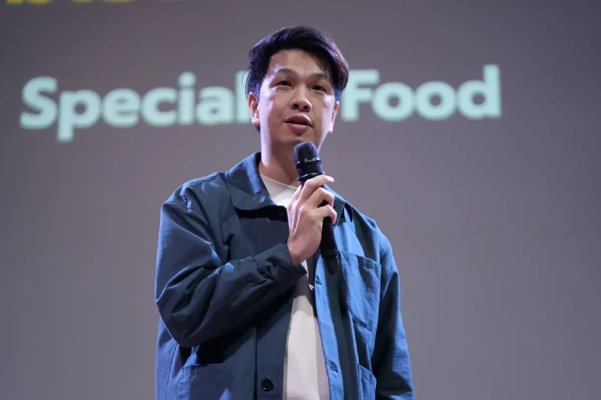 คุณธนพงศ์ วงศ์ชินศรี หรือคุณต่อ เพนกวิน 