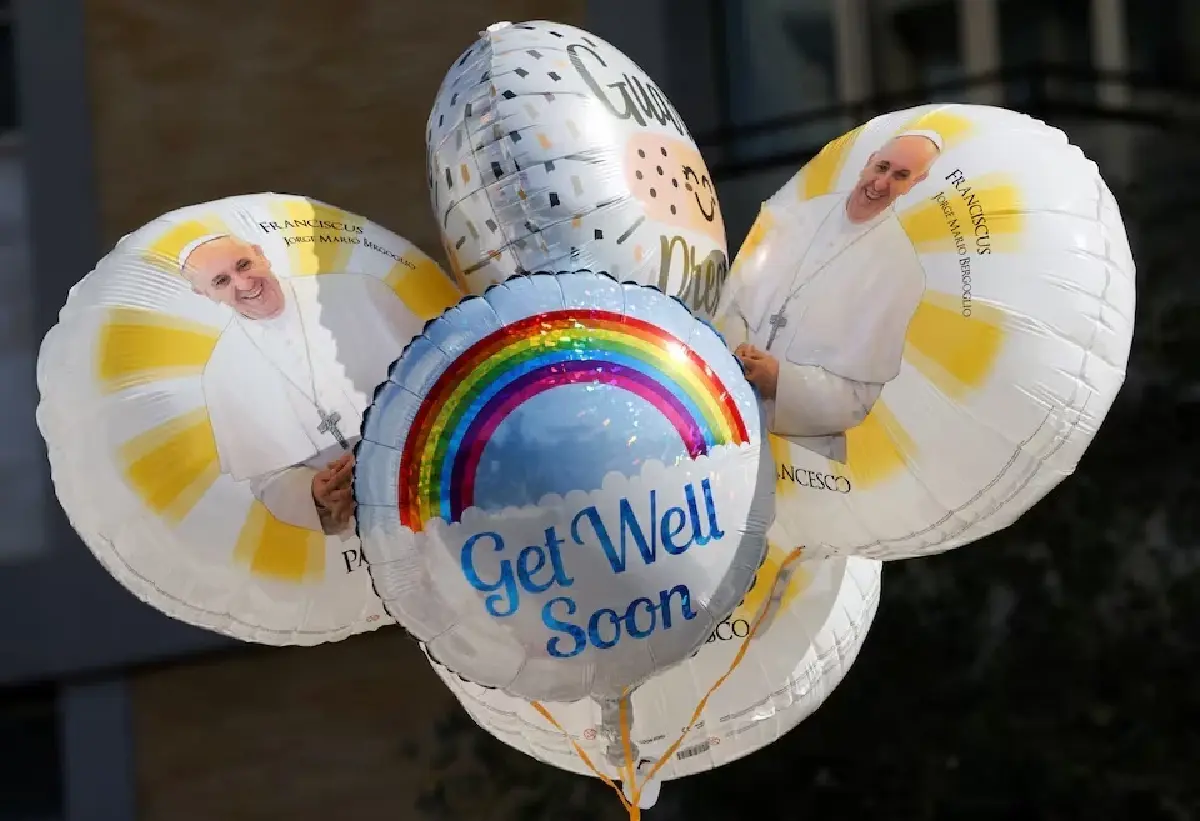 วาติกันเผย สมเด็จพระสันตะปาปายังคงทรงวิกฤตและพบปัญหาไต 'เล็กน้อย'