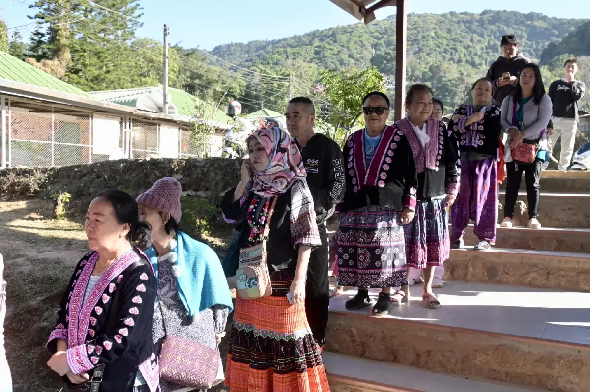 ชาวเขาเผ่าม้ง ดอยปุยลงคะแนนเลือกตั้ง