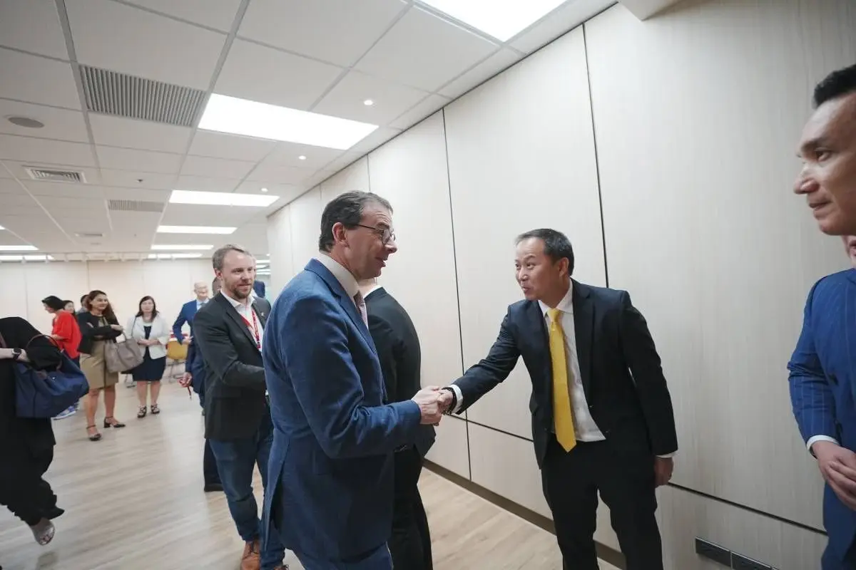 สมาชิกรัฐสภายุโรปพบเพื่อไทย