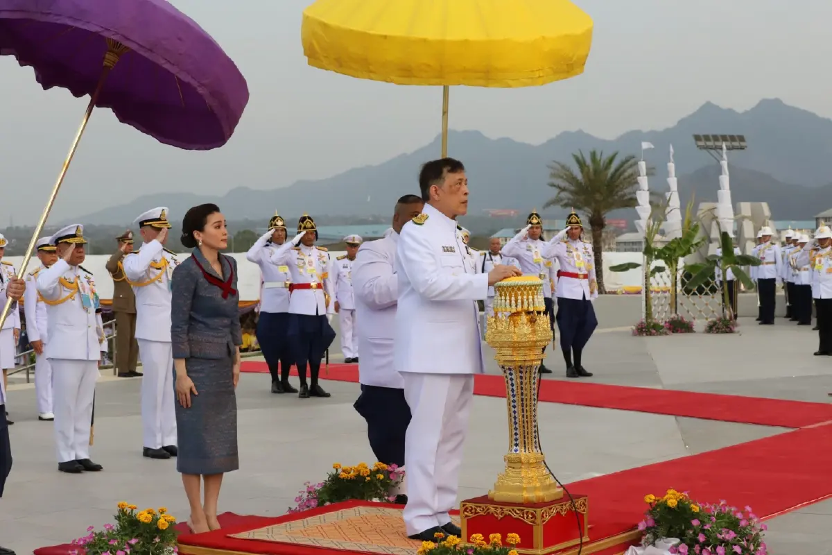 ในหลวง พระราชินี ทรงเปิด ร.ร.นายเรืออากาศนวมินทกษัตริยาธิราช