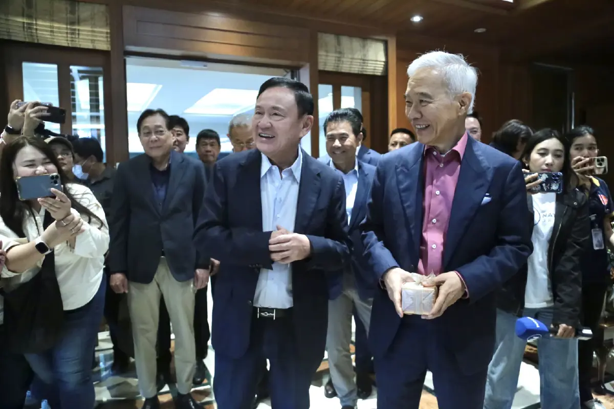 นายทักษิณ ชินวัตร เดินทางร่วมงานวันเกิด นายสุวัจน์ ลิปตพัลลภ