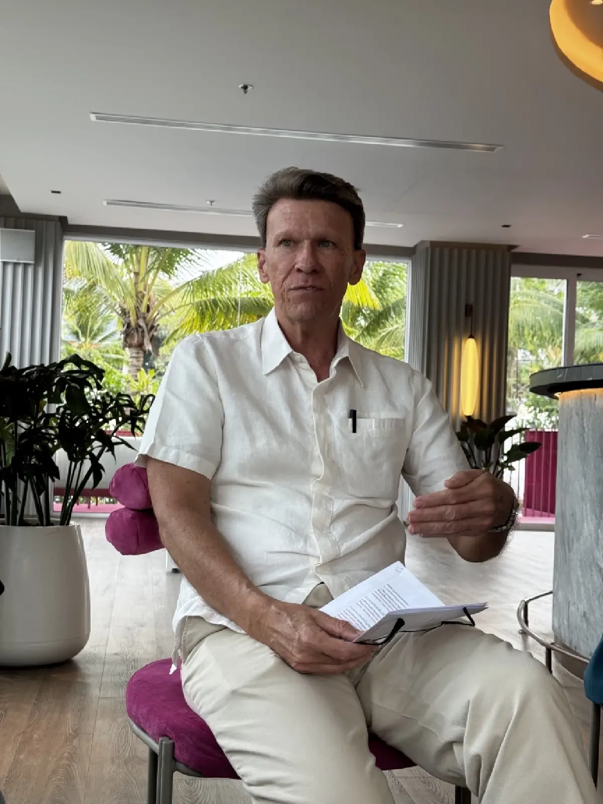 เดวิด มาร์เท่นส์ รองประธานฝ่ายปฏิบัติการโรงแรมเซ็นทารา และผู้จัดการทั่วไป โรงแรมเซ็นทารา กะรน รีสอร์ท ภูเก็ต