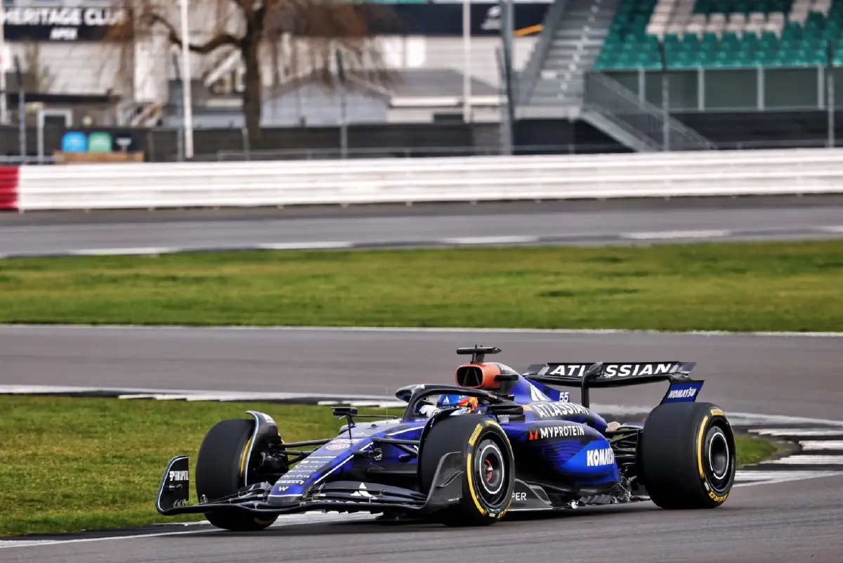 1 เดียวของไทยใน F1! อเล็กซ์ อัลบอน เปิดตัวรถใหม่ Atlassian Williams 2025