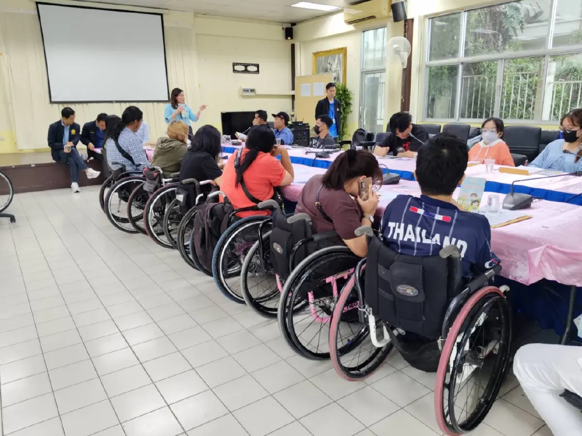 “ปชน.” ร้องกรมสวัสดิการฯ ชลบุรี ตรวจสอบปม บริษัทลอยแพลูกจ้างคนพิการ