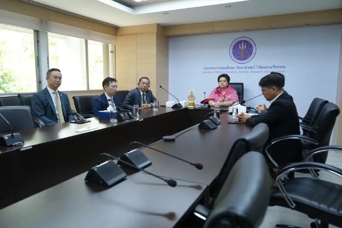 วิโรจน์ ยื่นตรวจสอบ  "มหาวิทยาลัยศูนย์เหรียญ" 