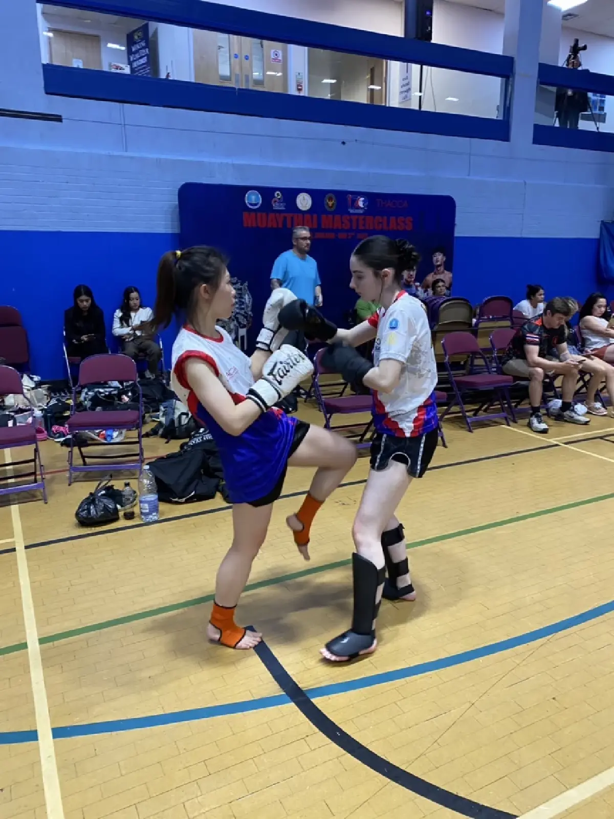 3 ยอดมวยไทยโชว์เปิดคลาสมวยไทยที่อังกฤษ คนร่วมกว่า 400 คน