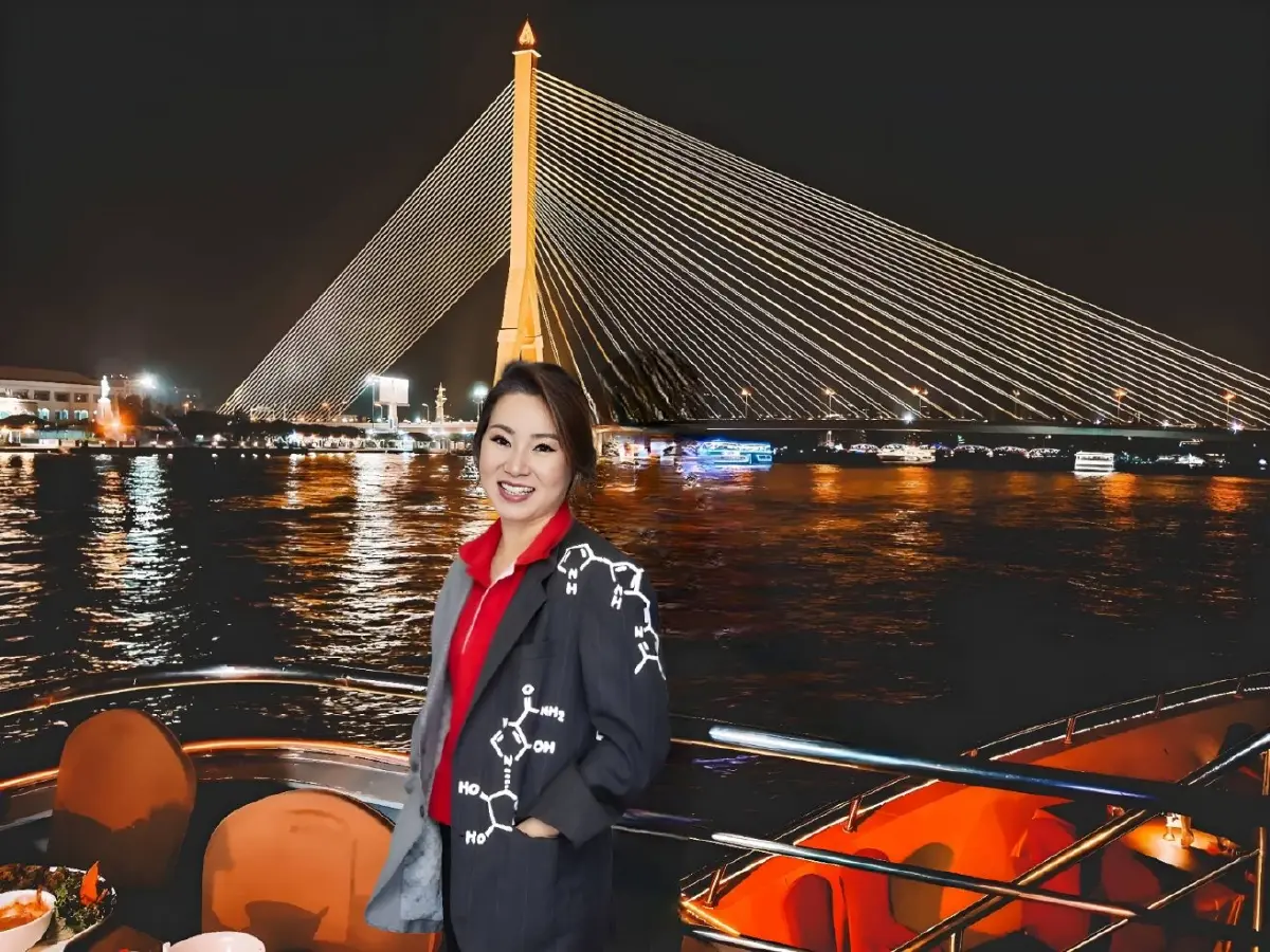 คุณเอ๋-ภูวดี คุนผลิน กรรมการผู้จัดการแห่ง “เรือสำราญเจ้าพระยาครุยส์” 