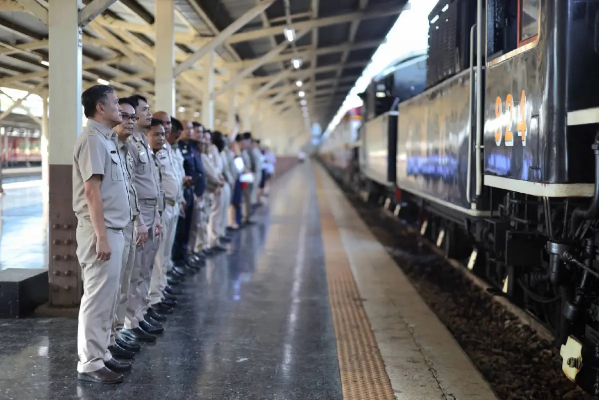 ย้อนวันวาน! "รถจักรไอน้ำ" เที่ยว กรุงเทพฯ-นครปฐม ฉลองวันฉัตรมงคล