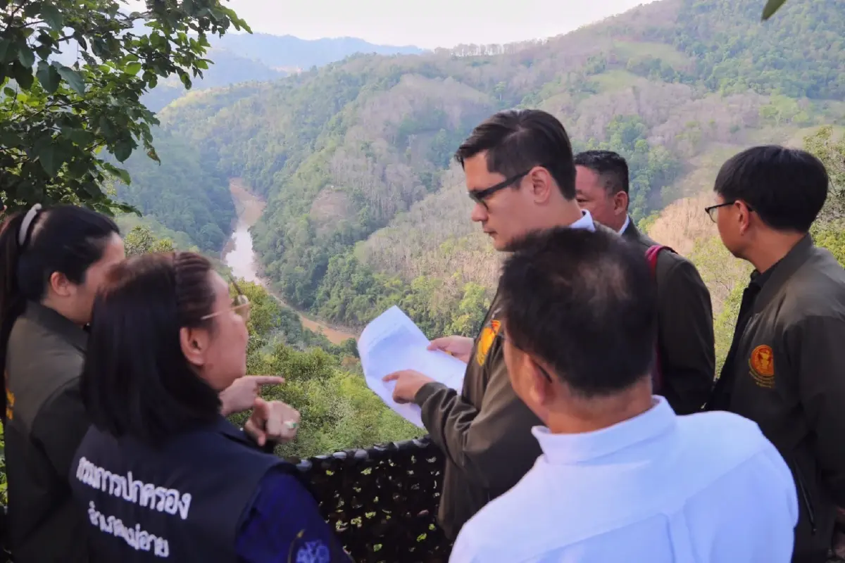 “รังสิมันต์ โรม” ดูปัญหาสารพิษแม่น้ำกก