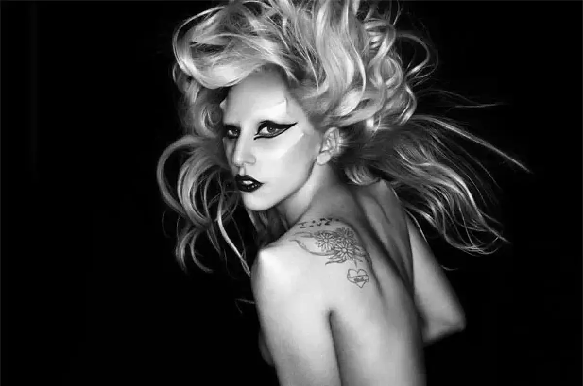 เลดี้กาก้า ในช่วงการโปรโมทอัลบั้ม Born This Way