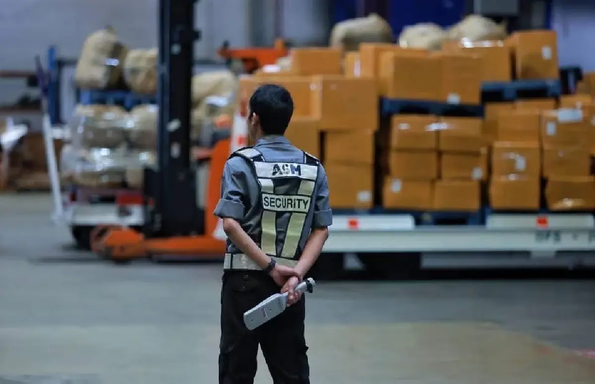 "ผบ.ทหารสูงสุด"  ตรวจสุวรรณภูมิ สแกนช่องโหว่ ป้องกันยาเสพติด