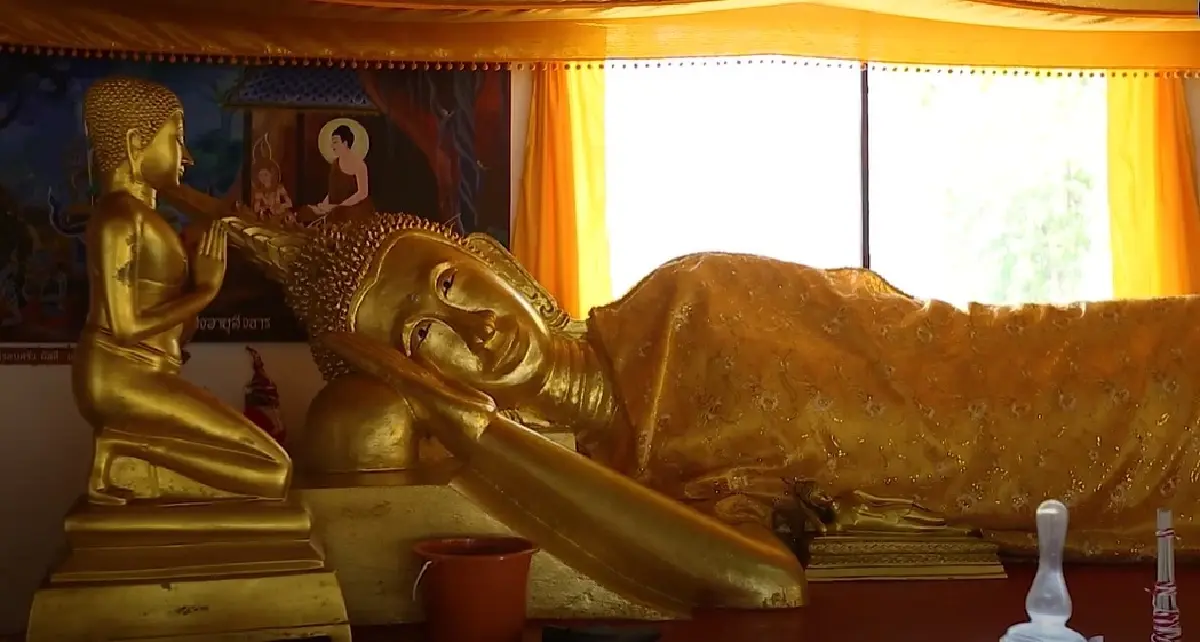 พระเจ้านอน หรือพระเจ้าเววาทะภาษีต์ ภายในวิหารหลวงวัดพระธาตุแหลมลี่