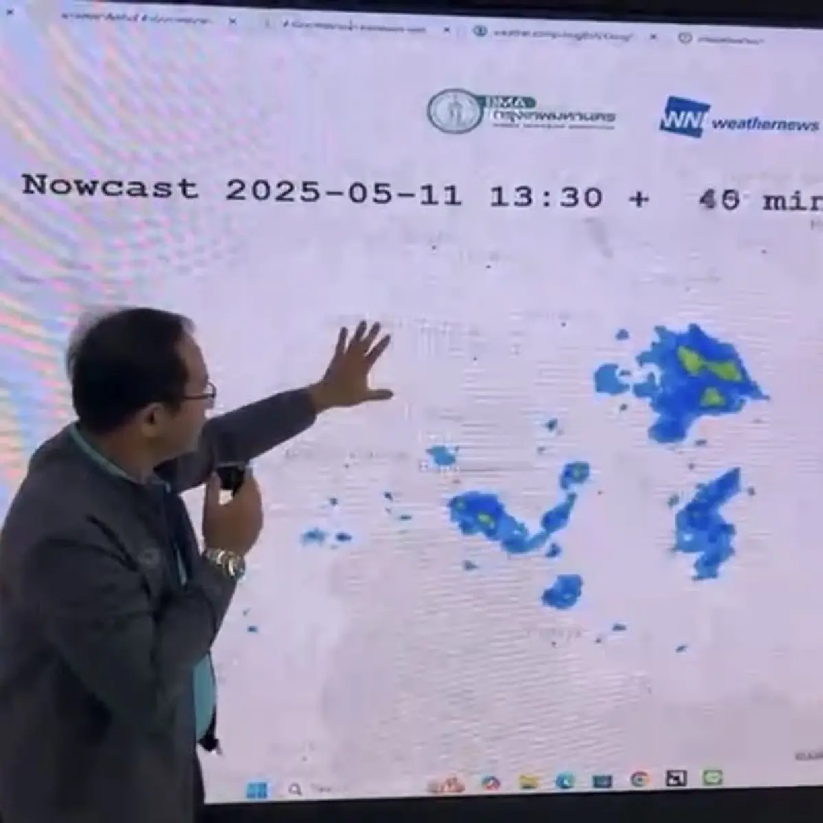 กทม. ลุยต่อ ทำงาน 24 ชม. รับมือฝน 80% เร่งพร่องน้ำ-เก็บขยะ
