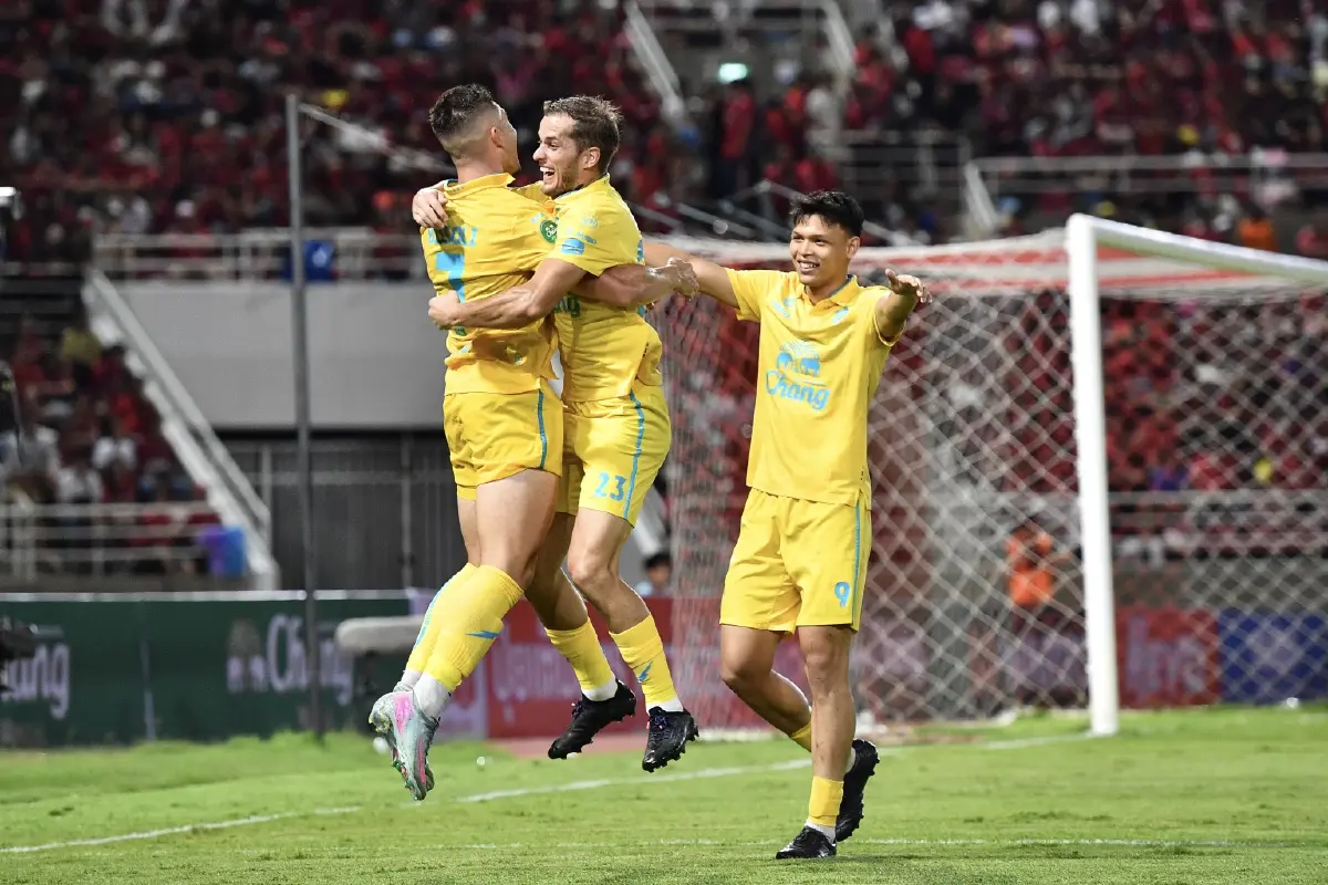 ผลบอล บุรีรัมย์เฉือนเมืองทอง 3-2 ซิวแชมป์ช้าง เอฟเอ คัพ สมัยที่ 7
