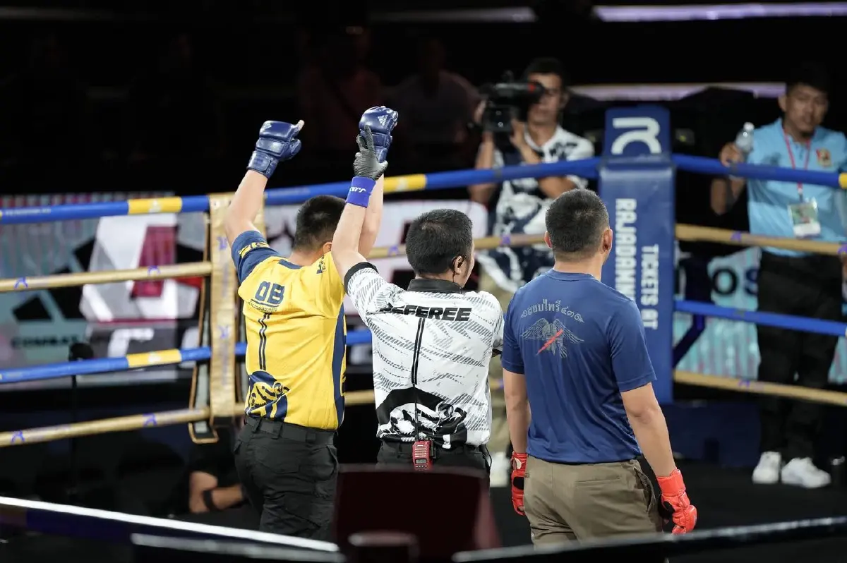 ยศไม่เกี่ยว ใส่เดี่ยวได้หมด ! Cops Combat ศึกตำรวจชกกันสนั่นเวที