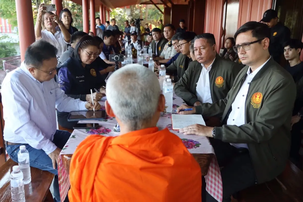 “รังสิมันต์ โรม” ดูปัญหาสารพิษแม่น้ำกก