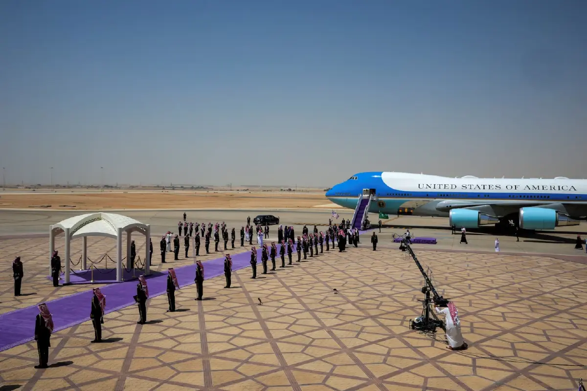 ทรัมป์เยือนซาอุดิอาระเบีย จบดีลเมกะโปรเจคต์ 6 แสนล้านเหรียญ