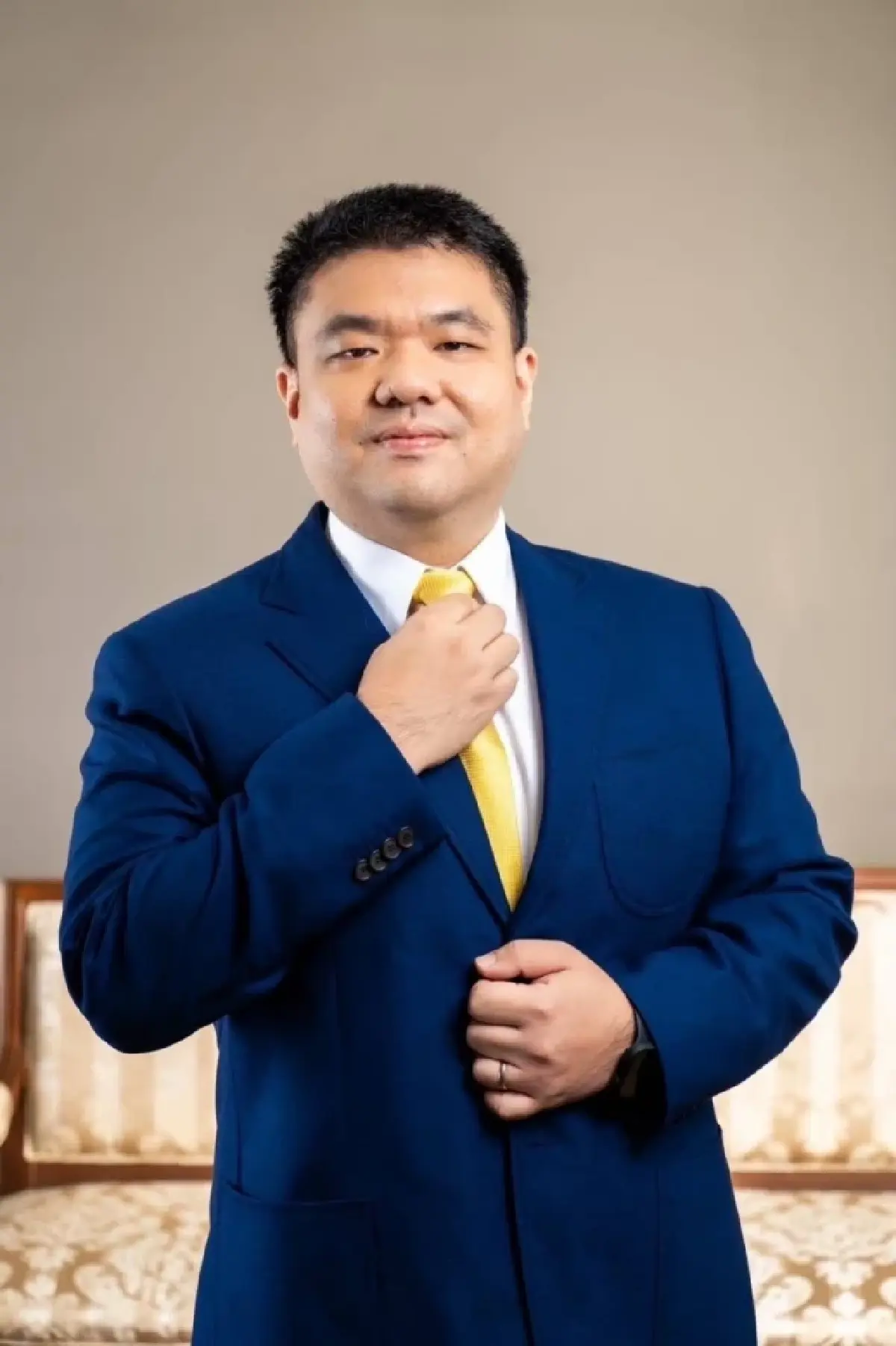 พชร นริพทะพันธุ์