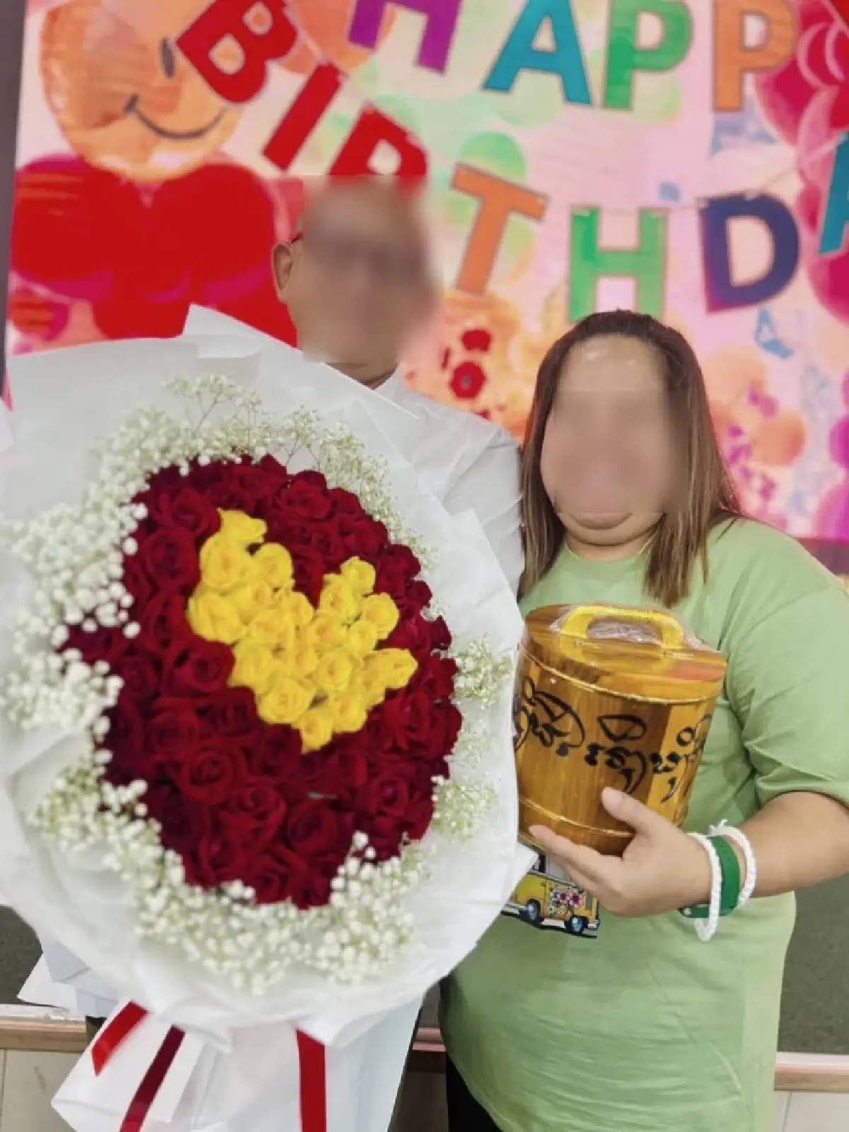 นางพชรพร หรือ หมอเตย และ พ.จ.อ.ฉัตรชัย