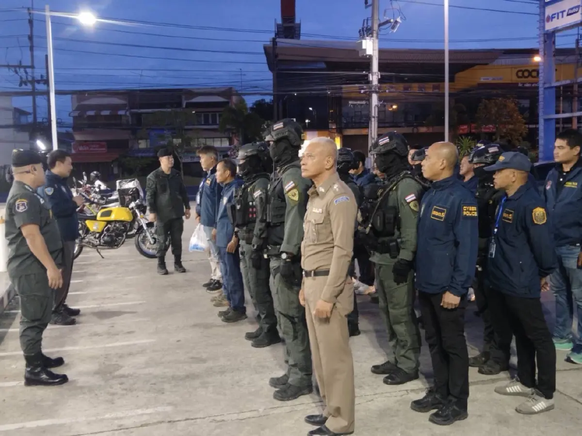 ตำรวจไซเบอร์ บุกค้นบ้าน &quot;สจ.กอลฟ์&quot; พบ เชื่อมโยงเว็บพนัน