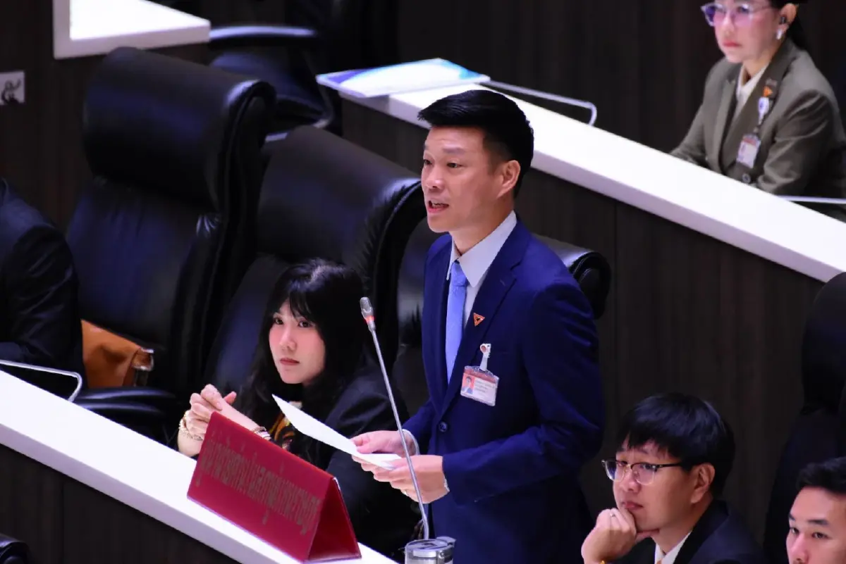 นายณัฐพงษ์ เรืองปัญญาวุฒิ