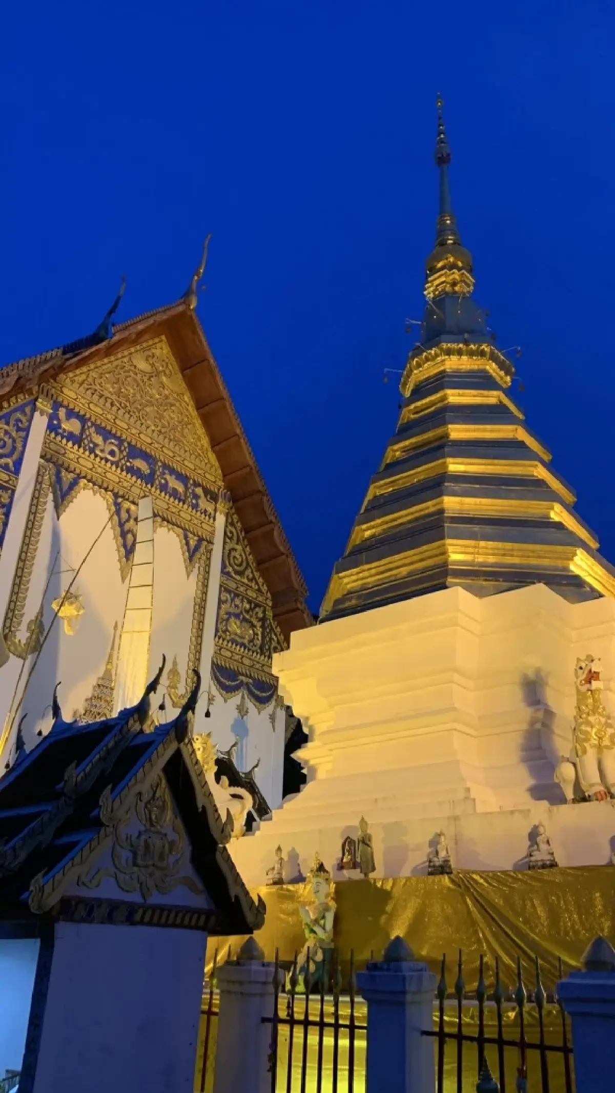 วัดพระธาตุศรีดอนคำ (บรรจุพระอุรังคธาตุ) ในตัวอำเภอลอง จังหวัดแพร่