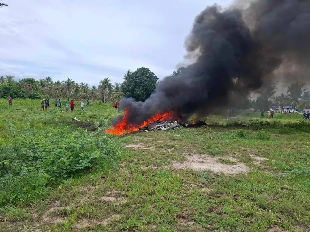 "เฮลิคอปเตอร์กองบินตำรวจ" ตก นักบิน-ช่างครื่อง เสียชีวิต 3 ราย