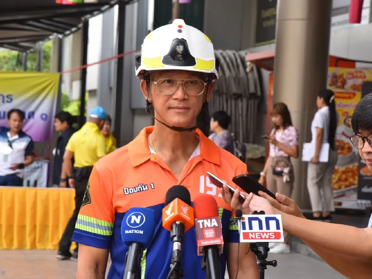 นายสุริยชัย รวิวรรณ ผู้อำนวยการสำนักป้องกันและบรรเทาสาธารณภัย กรุงเทพมหานคร (สปภ.กทม.) 