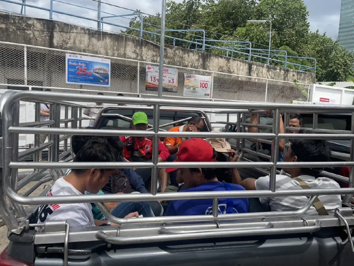 ด่วน! ตร.พบชาวต่างด้าว 8 ราย น่าสงสัยใกล้พื้นที่ชุมนุมอนุสาวรีย์ฯ