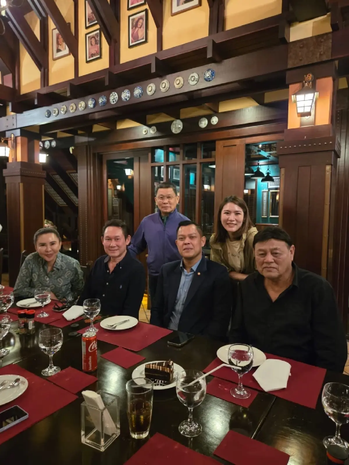 'สุชาติ'ดินเนอร์ 18 สส.ท่ามกลางรอยร้าวพรรครวมไทยสร้างชาติ