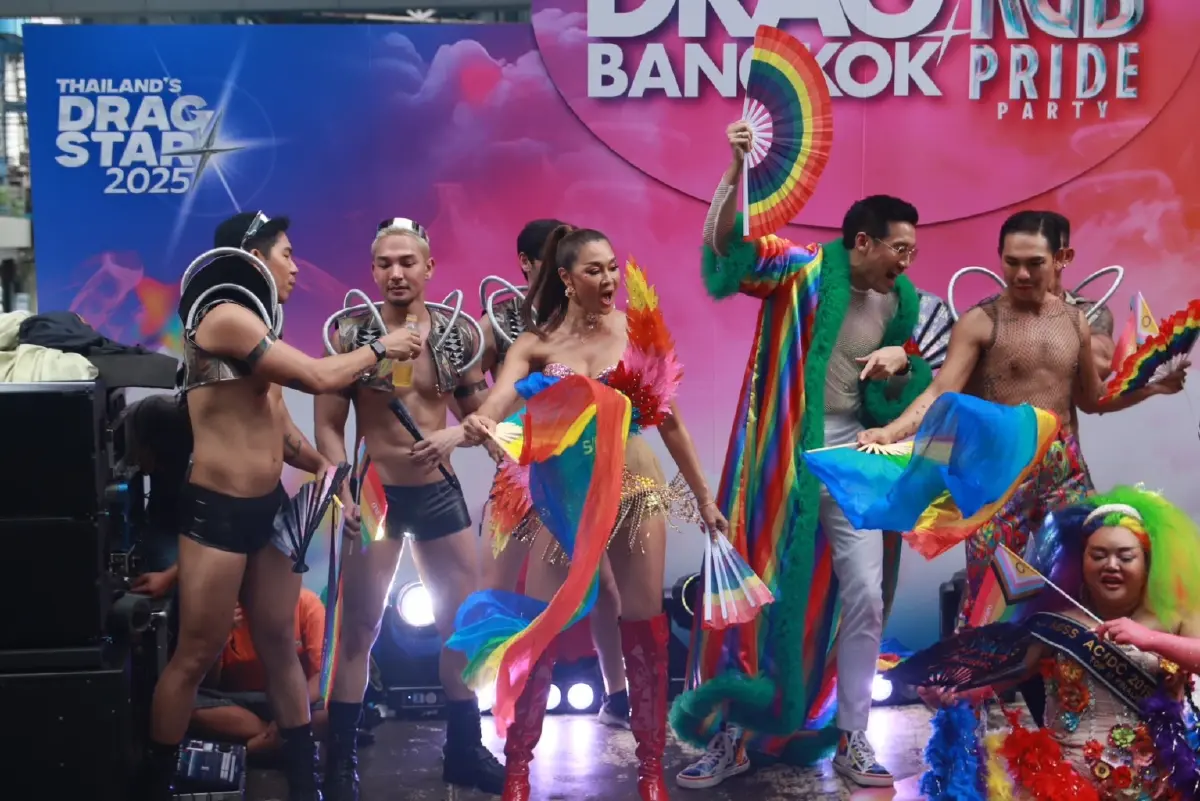 สุดปัง! บางกอกไพรด์พาเหรด LGBTQIAN+ ร่วมงานทะลุ 3 แสนคน