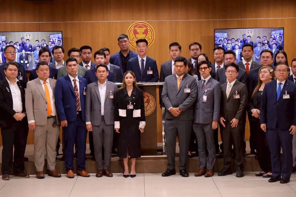 “เท้ง ณัฐพงษ์” หวั่น เกิดม็อบ ย้ำ! "การปฏิวัติ" ไม่ใช่ทางออก