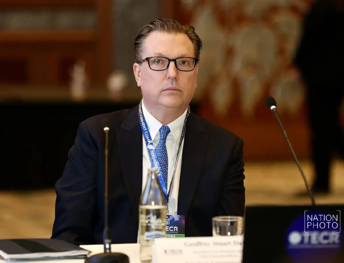 เจฟฟรีย์ สจ๊วร์ต เดวิส รองกรรมการผู้จัดการใหญ่ และหัวหน้าฝ่ายการเงิน Melco Resorts &amp; Entertainment Limited