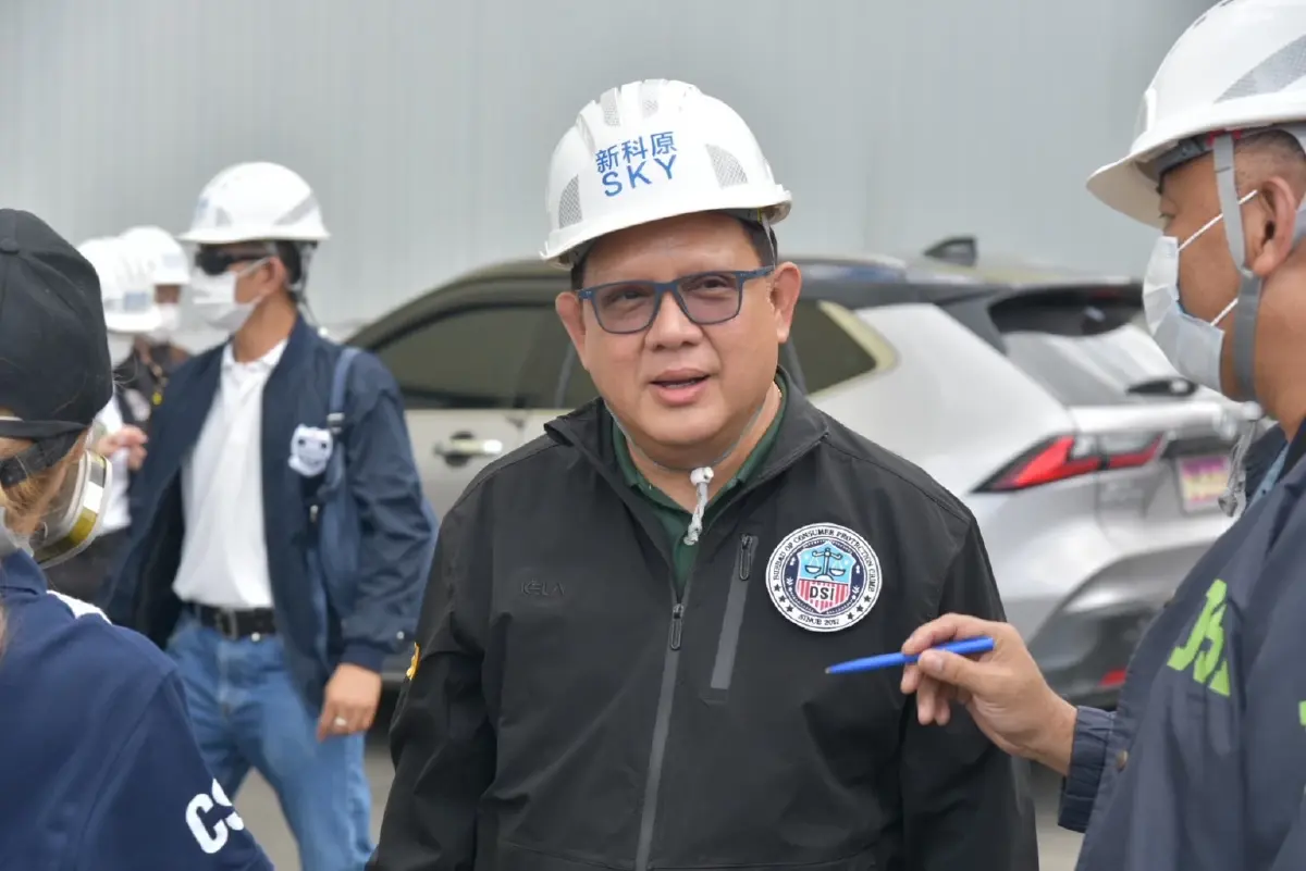 เปิดภาพตรวจ “ฝุ่นแดง - เหล็ก” ซินเคอหยวน ถูกอายัด หลังตึกถล่ม