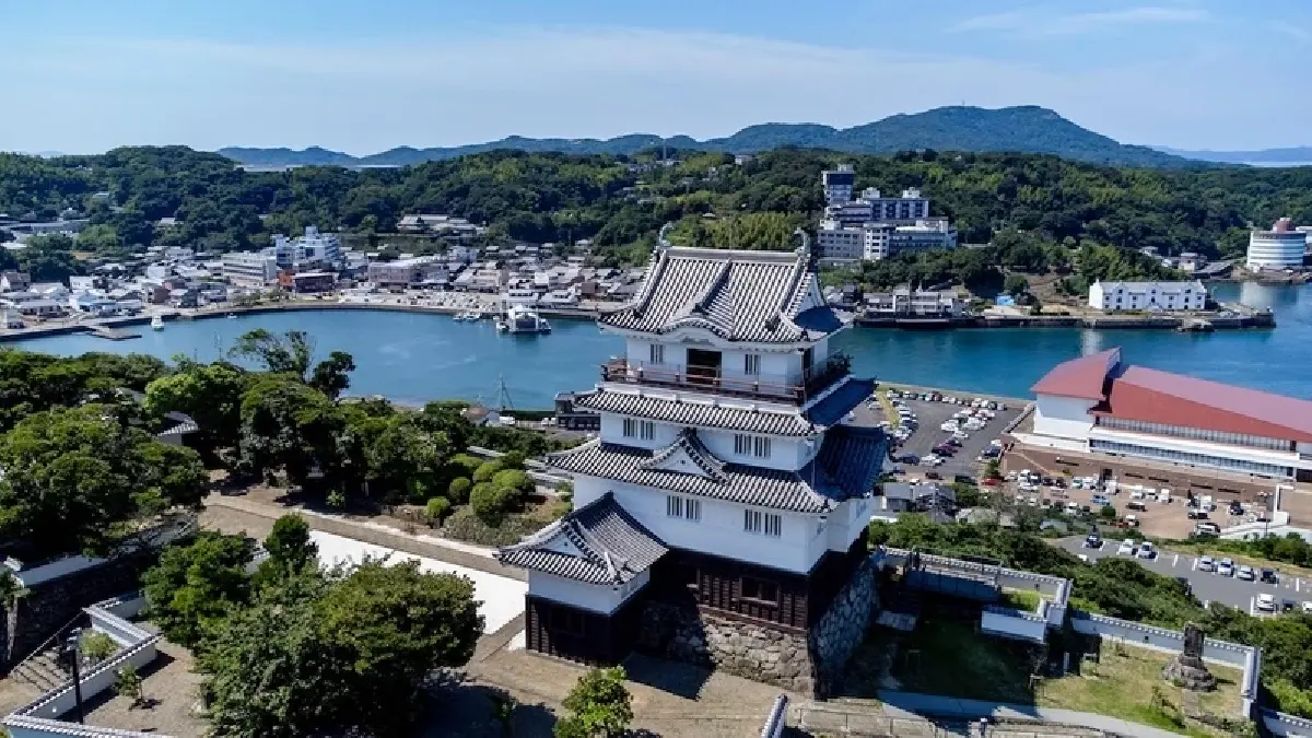 ปราสาทฮิราโดะ ซึ่งเปิดให้เข้าพักในปราสาท หรือ “Castle Stay” เป็นที่แรกในญี่ปุ่นเมื่อเดือนเมษายน 2564 