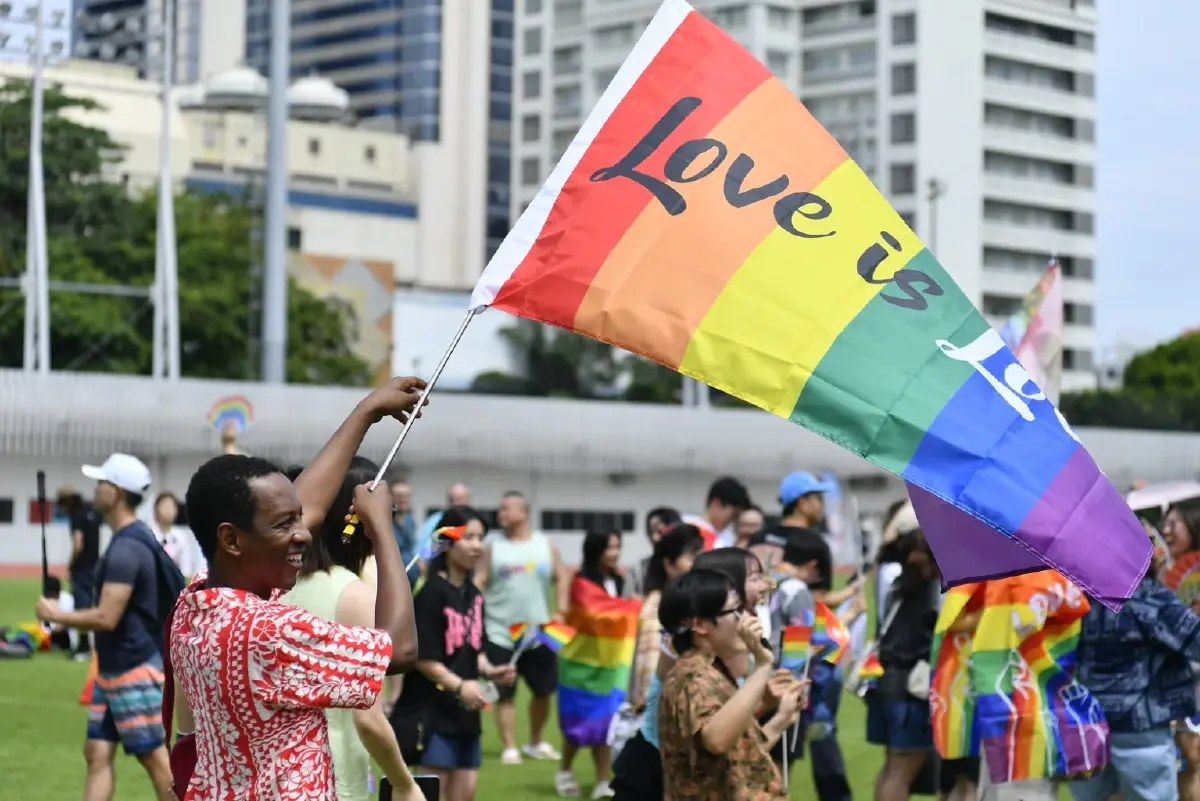 สุดปัง! บางกอกไพรด์พาเหรด LGBTQIAN+ ร่วมงานทะลุ 3 แสนคน