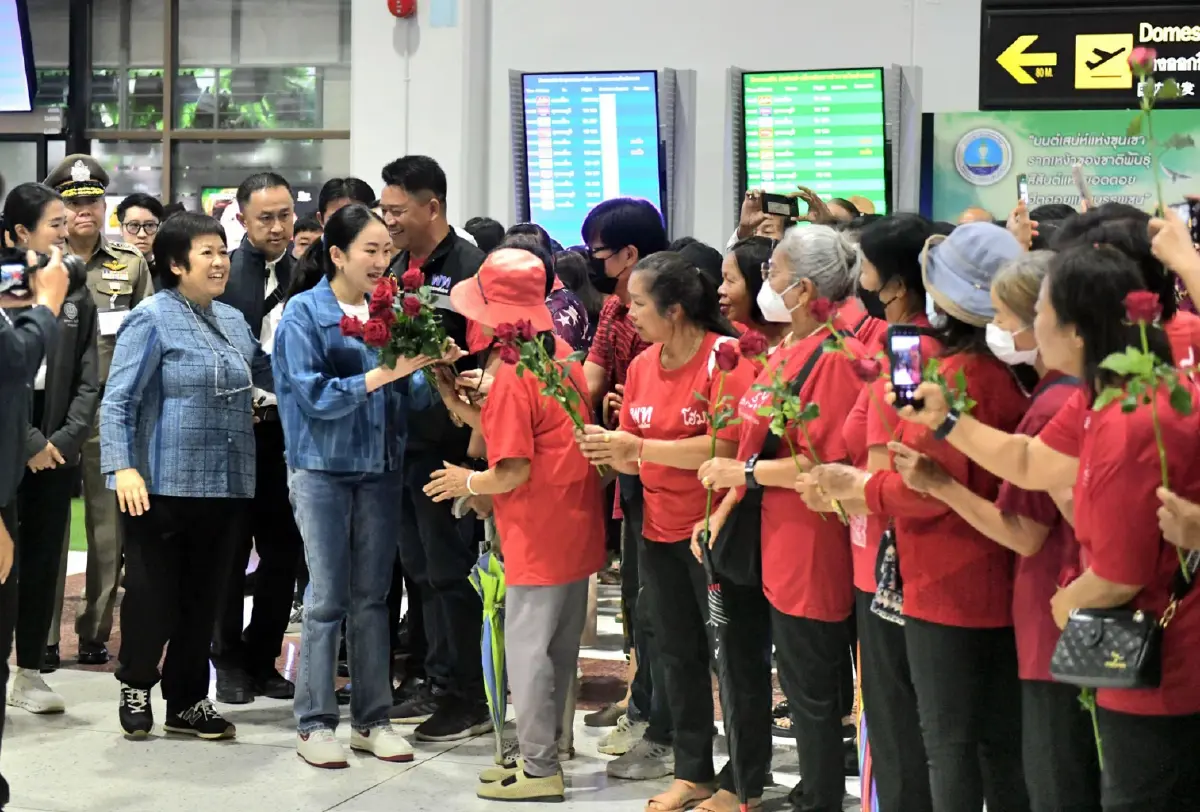 นายกฯ ลงพื้นที่เชียงราย ติดตามน้ำท่วม-ย้ำพร้อมคุยม็อบ