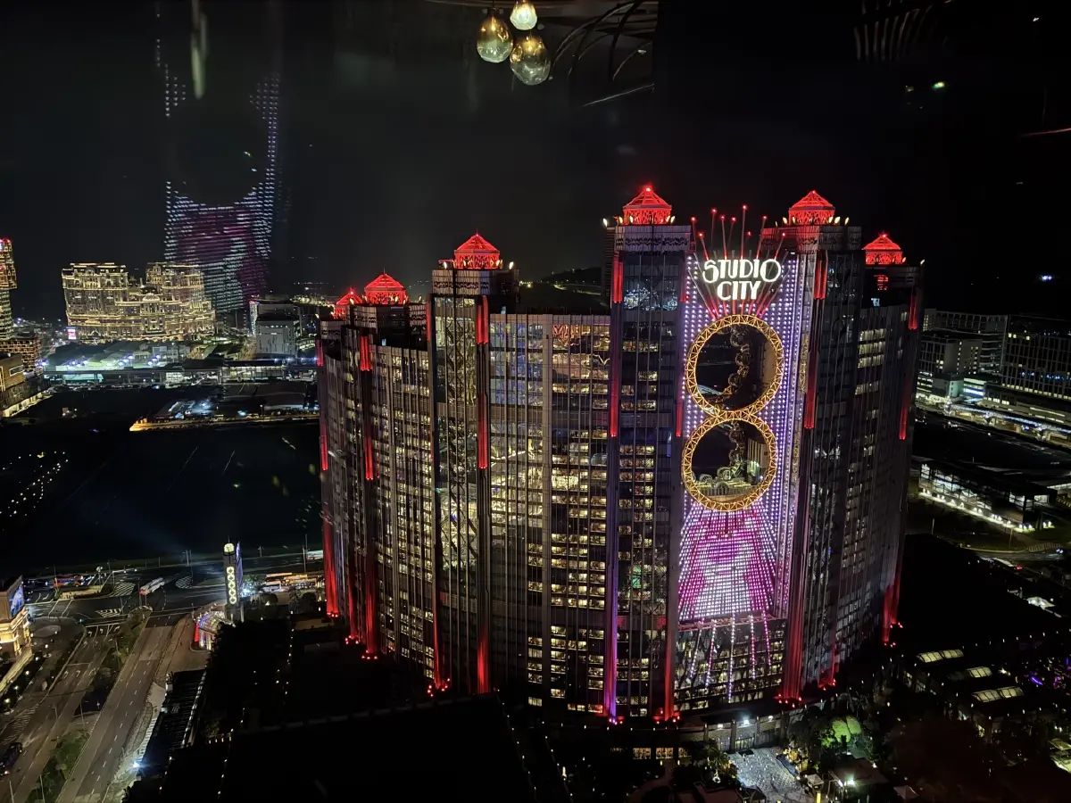 W Macau - Studio City : พักโรงแรมเดียว ครบจบทุกอย่างที่มาเก๊า