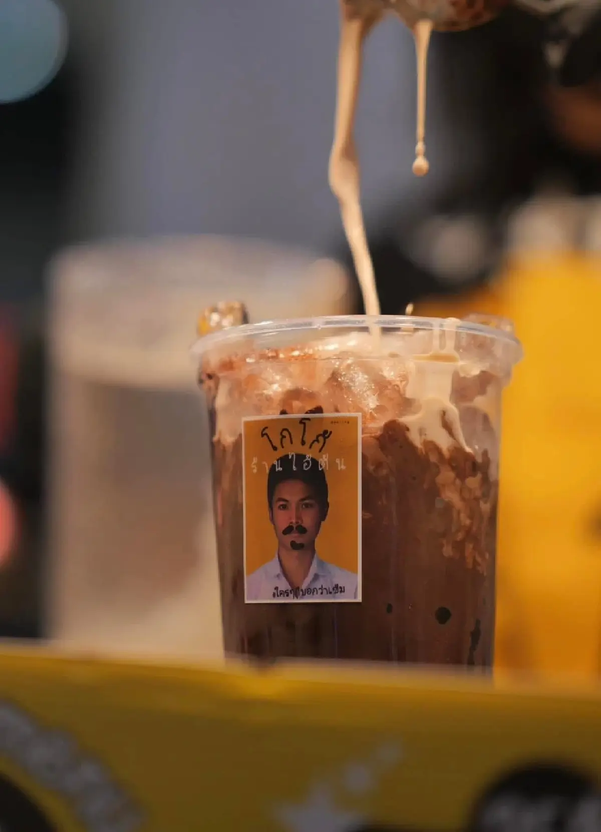 “โกโก้ร้านไอ้ต้น” แบรนด์ไทยโลโก้นักเรียนหนวด สะกดใจวัยรุ่นจีน