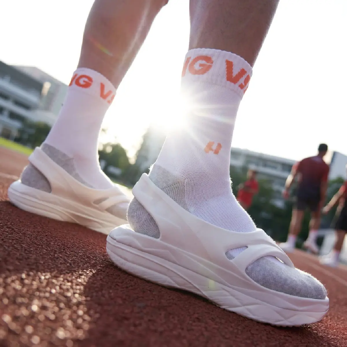 ถอดไอเดีย V!NG รองเท้าแตะวิ่งมาราธอน แบรนด์ไทยดังไกลระดับโลก